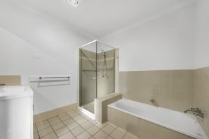 Property Sphere Real State Services | Southport & Labrador QLD 73 100 Racecourse 09