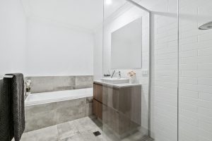 Property Sphere Real State Services | Southport & Labrador QLD 012 Open2view Id910493 28 2 Flametree Circuit