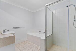 Property Sphere Real State Services Arundel, QLD 4214 3 53 Gordon St, Labrador (20)