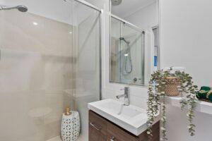 Property Sphere Real State Services Arundel, QLD 4214 Unit 8 16 Brisbane Rd, Labrador Qld 4215, Australia (7)