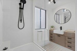 Property Sphere Real State Services Arundel, QLD 4214 625 66 Sickle Ave, Hope Island Qld 4212, Australia (7)