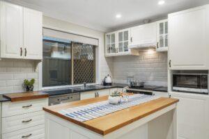 Property Sphere Real State Services Arundel, QLD 4214 173 Greenacre Dr, Arundel Qld 4214, Australia (10)